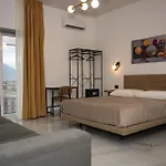Sky Touch Bed and breakfast Nápoles
